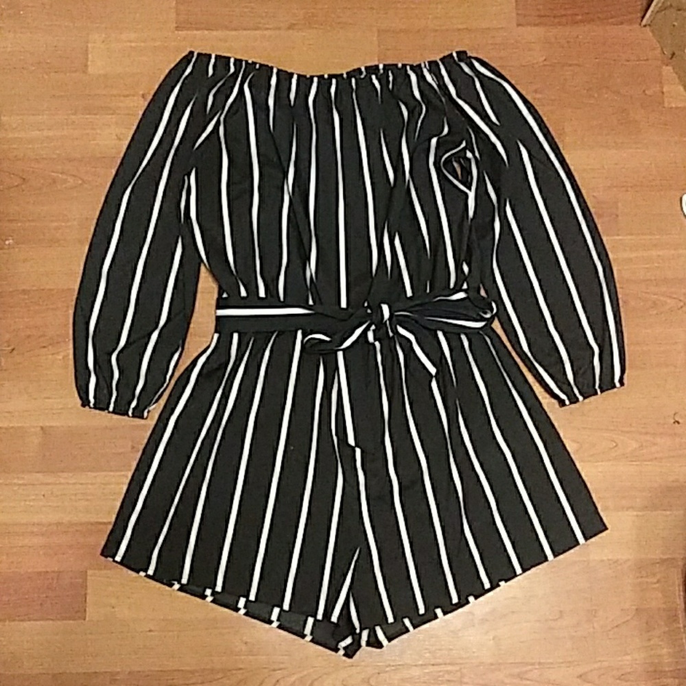 Off the shoulder rhomper